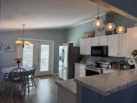 211 Dixon Dr, Surfside Beach, SC 29575 photo 3