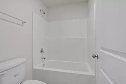 Bath - 2911 Spain Ln, Conway, SC 29527 photo 2 of 3