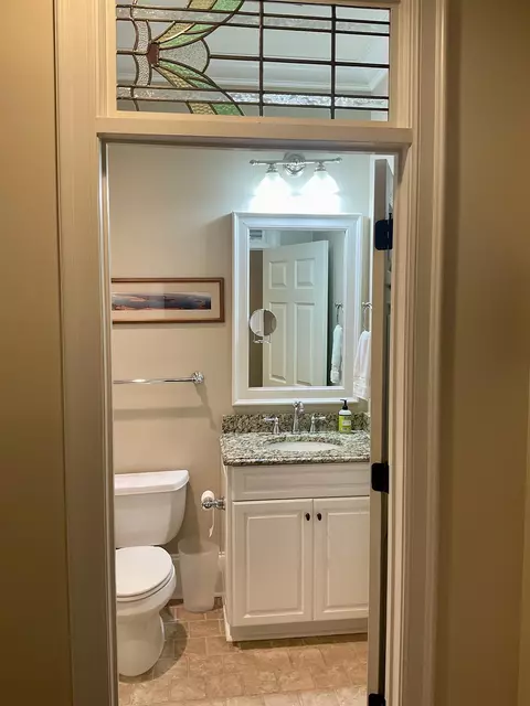 Bath - 815 Front St #2A, Georgetown, SC 29440 photo 6 of 7
