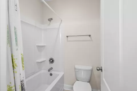 Bath - 143 E Covington Dr, Myrtle Beach, SC 29579 photo 4 of 7