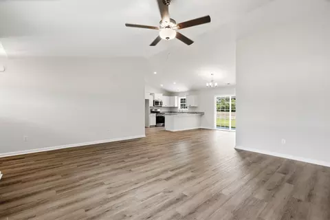 Living - 44 Bennington Ct, Georgetown, SC 29440 photo 2 of 2