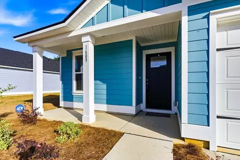 Exterior - 1609 King Oaks Loop, Conway, SC 29526 photo 2 of 6