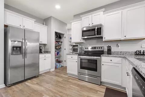 Kitchen - 2771 Eclipse Dr, Myrtle Beach, SC 29577 photo 2 of 4