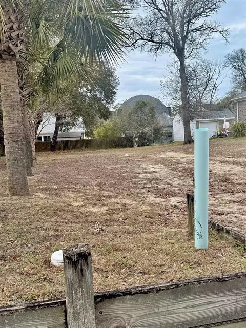 502 E 3rd Ave S, North Myrtle Beach, SC 29582