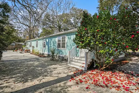 419 Pine Dr N, Surfside Beach, SC 29575