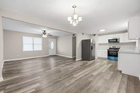 Living - 902 Forest Loop Rd, Conway, SC 29527 photo 5 of 5