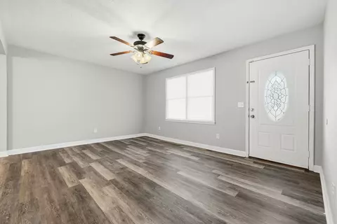 Living - 902 Forest Loop Rd, Conway, SC 29527 photo 2 of 5