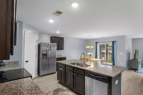 Kitchen - 3200 Holly Loop, Conway, SC 29527 photo 4 of 5