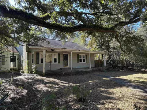 Exterior - 402 Wilkinson St, Georgetown, SC 29440 photo 2 of 14