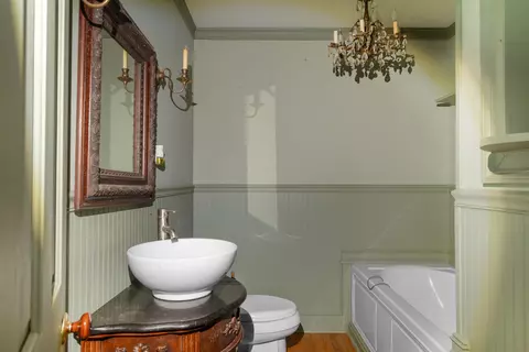 Bath - 402 Wilkinson St, Georgetown, SC 29440 photo 2 of 4