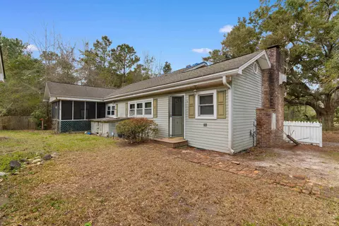 Exterior - 402 Wilkinson St, Georgetown, SC 29440 photo 6 of 14