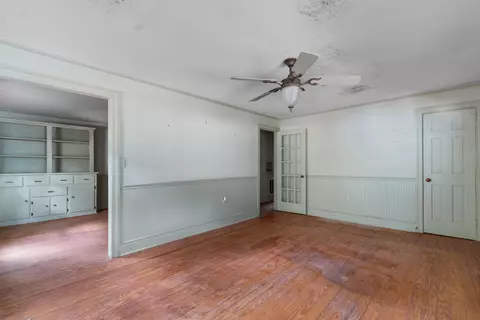 Living - 402 Wilkinson St, Georgetown, SC 29440 photo 5 of 7