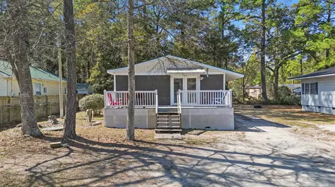 3884 Mineola Ave, Little River, SC 29566