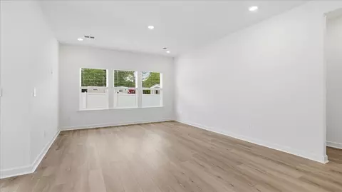 Living - 209 Evergreen St, Longs, SC 29568 photo 2 of 2