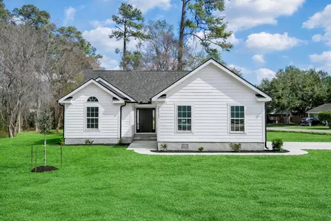 1312 Lakeside Dr, Conway, SC 29526