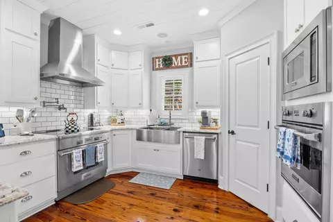 Kitchen - 6 Caleb Ct, Murrells Inlet, SC 29576 photo 2 of 4