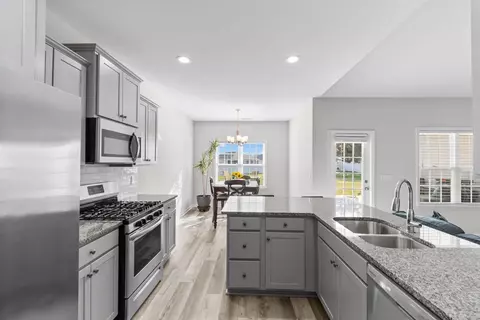 Kitchen - 255 Lakota Loop, Longs, SC 29568 photo 4 of 4