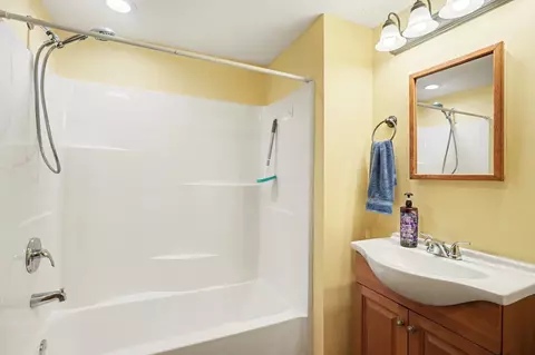 Bath - 753 Robin Dr, Georgetown, SC 29440 photo 5 of 5