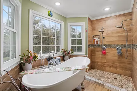 Bath - 753 Robin Dr, Georgetown, SC 29440 photo 3 of 5