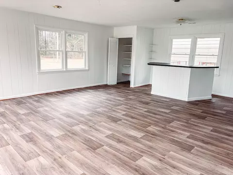 Living - 77 Towhee St, Georgetown, SC 29440 photo 3 of 4