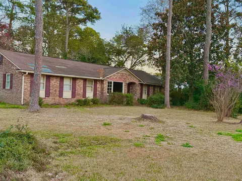 5620 Country Club Dr, Myrtle Beach, SC 29577