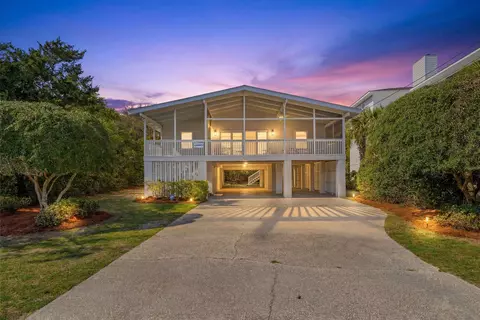 805 Parker Dr, Pawleys Island, SC 29585