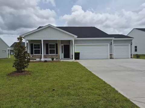 205 NW Mayflower Dr, Calabash, NC 28467