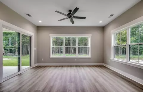Living - 5653 Highway 668, Conway, SC 29526 photo 3 of 4