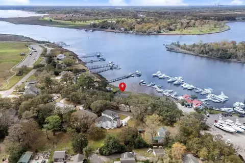View/Area - 203 River St, Georgetown, SC 29440 photo 1 of 8