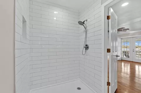 Bath - 203 River St, Georgetown, SC 29440 photo 6 of 14
