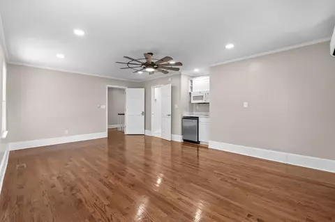 Living - 203 River St, Georgetown, SC 29440 photo 14 of 17