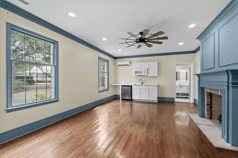 Living - 203 River St, Georgetown, SC 29440 photo 7 of 17