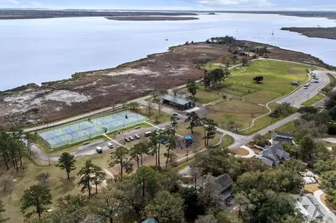 View/Area - 203 River St, Georgetown, SC 29440 photo 5 of 8