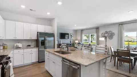 Kitchen - 586 Runaway Train Dr, Loris, SC 29569 photo 2 of 3