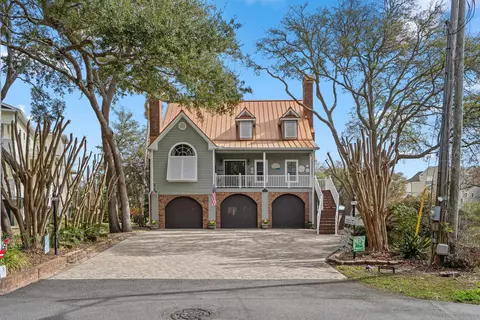 319 N Oak Dr, Surfside Beach, SC 29575
