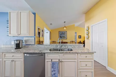 Kitchen - 1508 Odiham Pl, Conway, SC 29526 photo 4 of 4