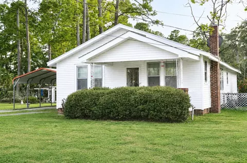 910 Sandy Bluff Rd, Mullins, SC 29574