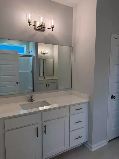 Bath - 120 Buckingham Dr, Conway, SC 29526 photo 2 of 4