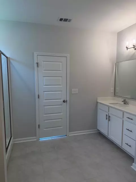 Bath - 120 Buckingham Dr, Conway, SC 29526 photo 4 of 4