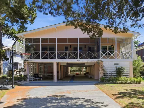 373 Sundial Dr, Pawleys Island, SC 29585