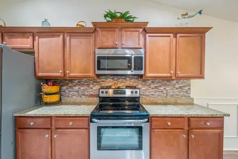 Kitchen - 524 Shea Loop, Myrtle Beach, SC 29588 photo 4 of 5