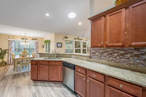 Kitchen - 524 Shea Loop, Myrtle Beach, SC 29588 photo 5 of 5