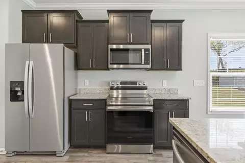 Kitchen - 464 Honeyhill Loop, Conway, SC 29526 photo 2 of 4