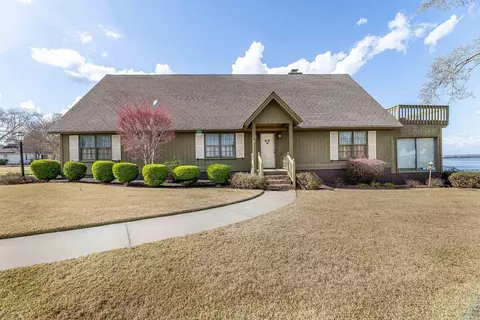 603 Santee Dr, Santee, SC 29142