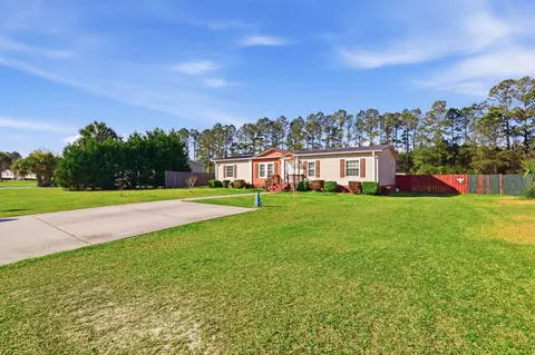 335 Bright Leaf Rd, Loris, SC 29569 photo 3