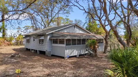 308 Sandcrest Dr, North Myrtle Beach, SC 29582