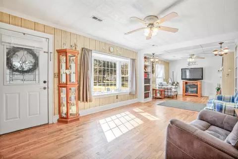 Living - 277 Nushell St, Georgetown, SC 29440 photo 3 of 3