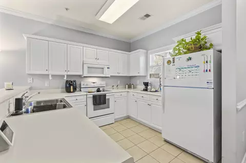 Kitchen - 304 Kiskadee Loop #3G, Conway, SC 29526 photo 4 of 4