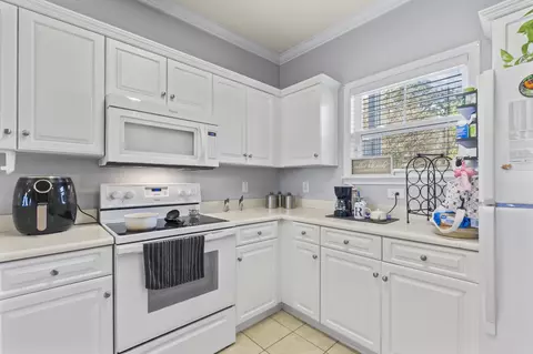 Kitchen - 304 Kiskadee Loop #3G, Conway, SC 29526 photo 2 of 4