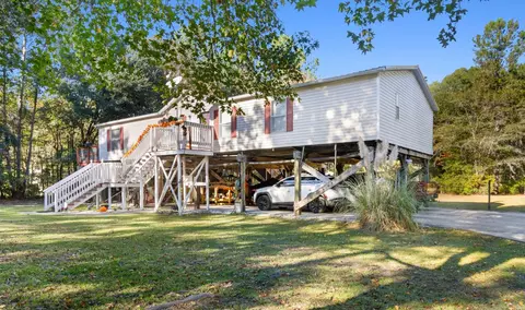 881 Rowe Pond Rd, Conway, SC 29526